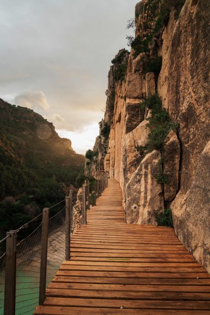 Caminito del Rey Full Experience+ 2-Hour E-Bike guided Tour - The shuttle to Ardales and the northern approach