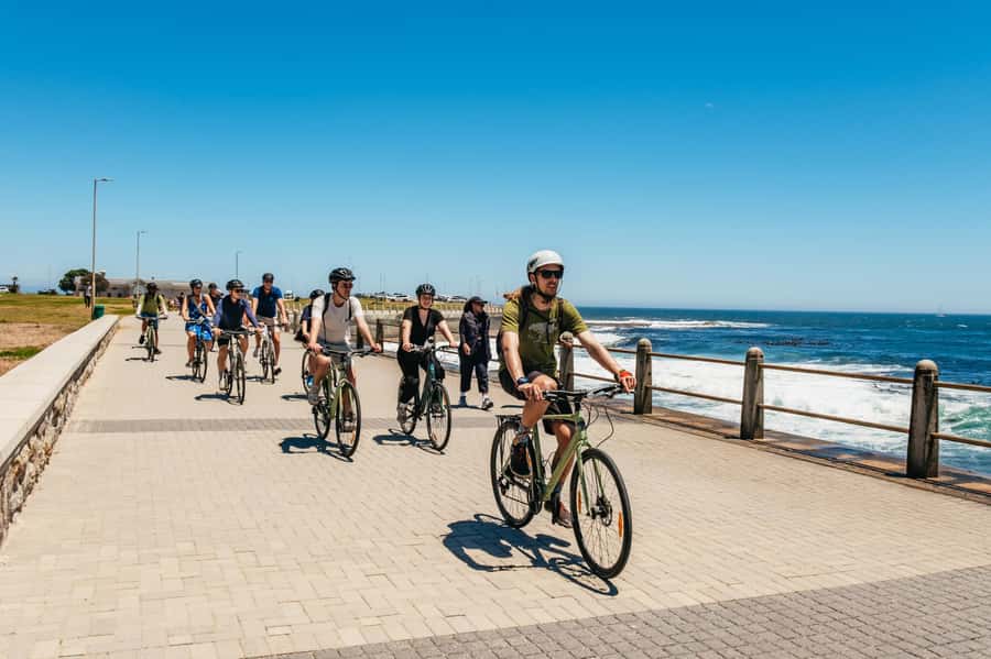 Cape Town: Guided Bike Tour - From the Waterfront toward Cape Town’s old center