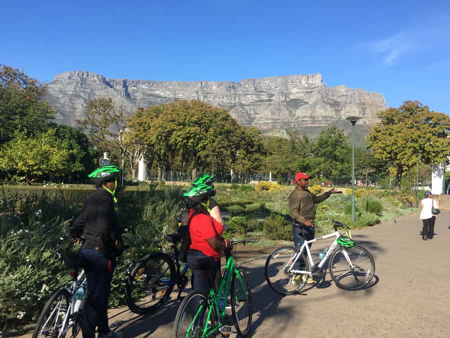 Cape Town Guided City Cycling Heritage Tour - Private Tour - Bo-Kaap through color, food and memory