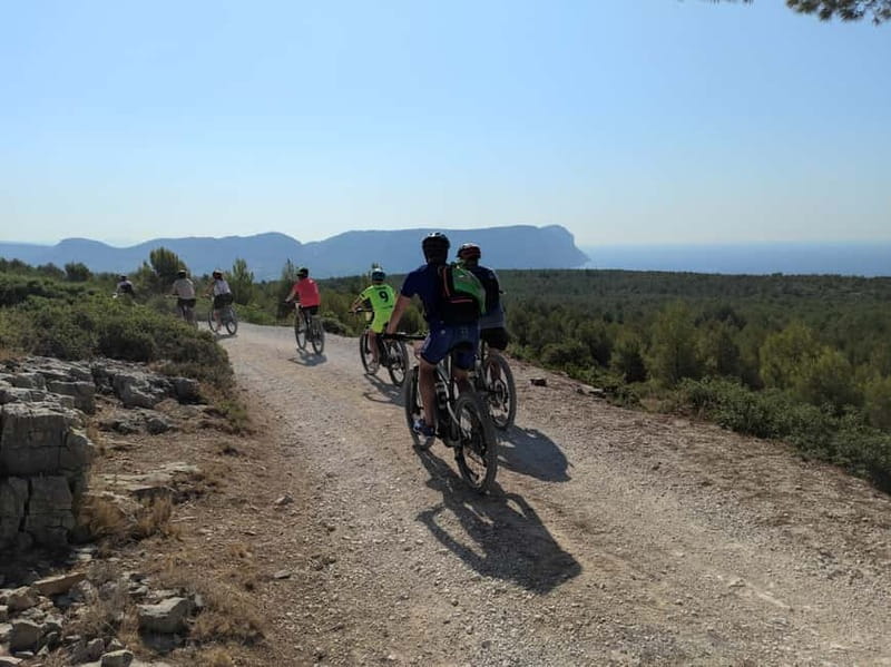 Cassis: Calanques and Viewpoints Tour by Mountain E-Bike - The ridges and the view over Cassis Bay
