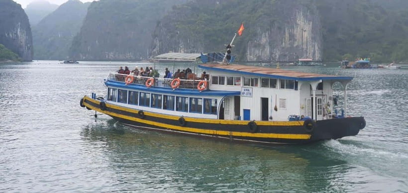 Cat Ba: Lan Ha, HaLong bay full day- biking, kayaking, lunch - Cycling into Viet Hai village