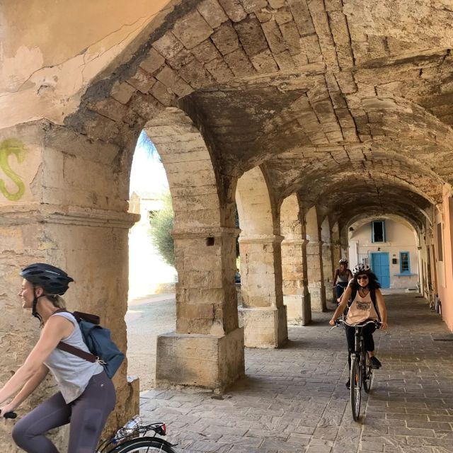 Chania: City Highlights Small Group Bike Tour - Why a bicycle suits Chania’s old town