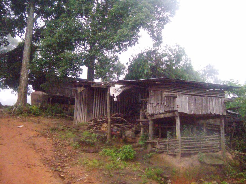 Chiang Mai: 20km Downhill Mountain Biking Challenge Suthep M - Passing through the traditional village
