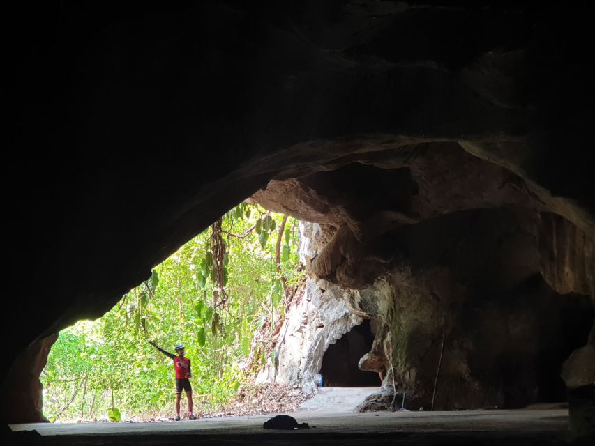 Chiang Mai: Boat Ride and Cycling Tour to Sticky Waterfall - Lunch after the ride