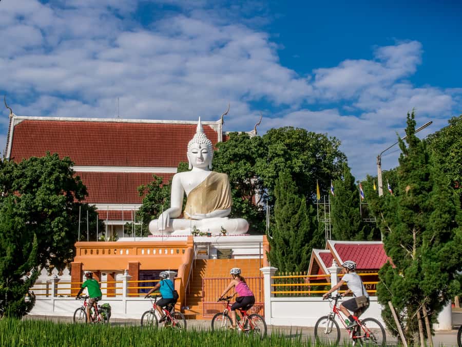 Chiang Mai Countryside E-bike Ride with Expert Guide & Lunch - Phra That Hariphunchai and the start in Lamphun