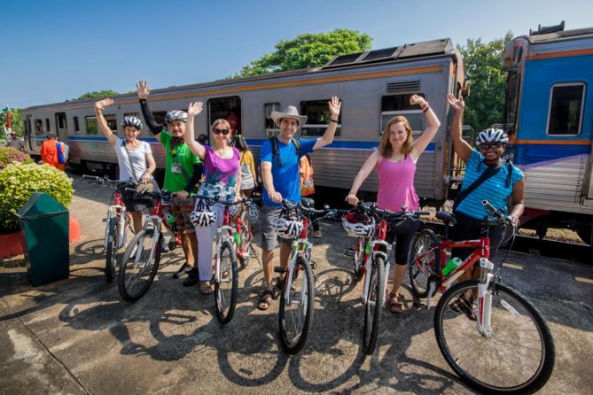 Chiang Mai Countryside Guided Bike Tour - A Simple Thai Lunch Beside the Ping River