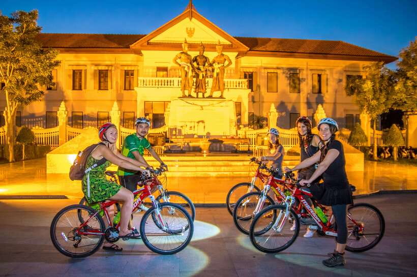 Chiang Mai: Private Historic Old City Bike Tour - Night - Key points to know before you book