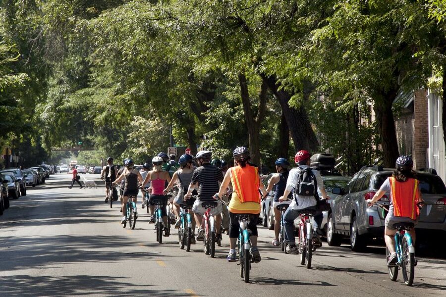 Chicago: Bikes, Bites, and Views Biking Tour - Adults - The guides shape the whole experience