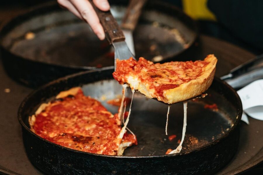 Chicago: Classic Food & Walking Tour with Free Bike or Kayak - At a glance
