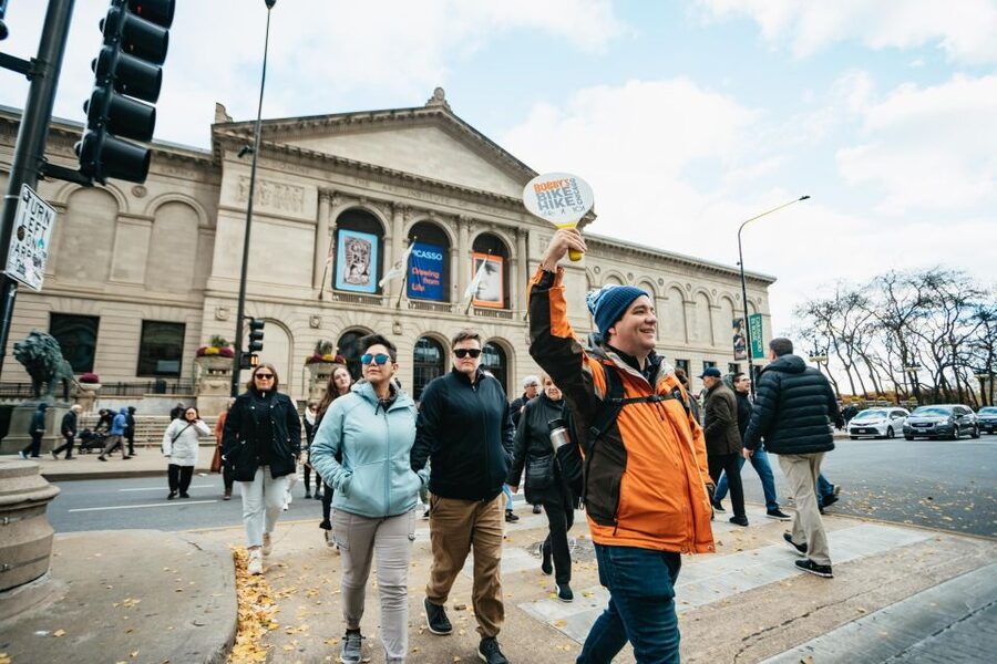 Chicago: Classic Food & Walking Tour with Free Bike or Kayak - Starting with Chicago pizza and the Magnificent Mile