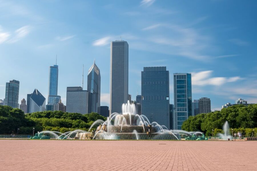 Chicago: Full-Day or Half-Day Bike Rental - Heading North to Lincoln Park and Wrigley Field