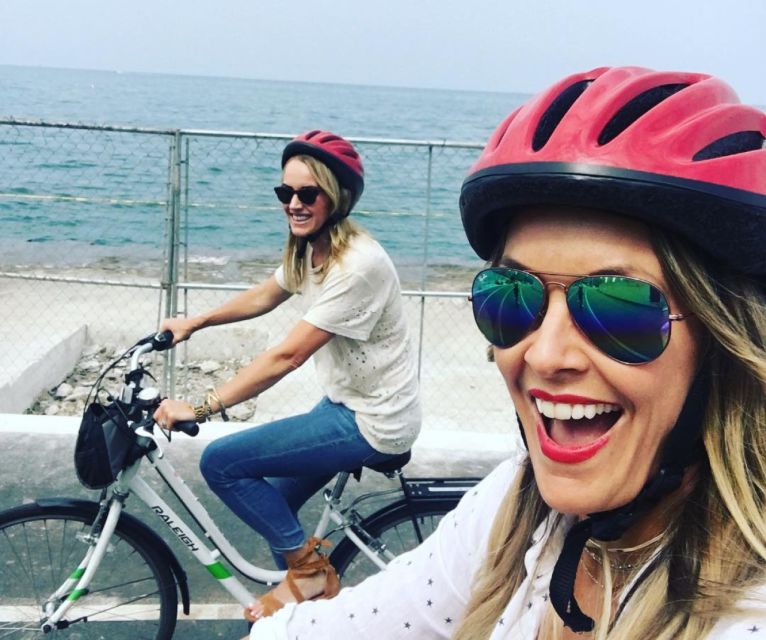 Chicago: Ultimate City Attractions Bike Tour - Buckingham Fountain brings a classic Chicago pause