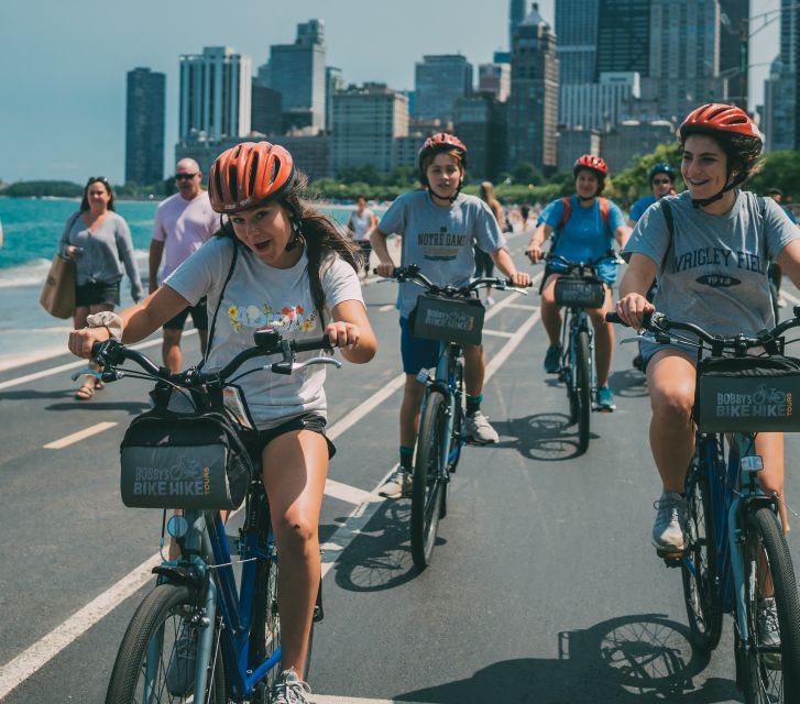 Chicago: Ultimate City Attractions Bike Tour - What the guide adds to the ride