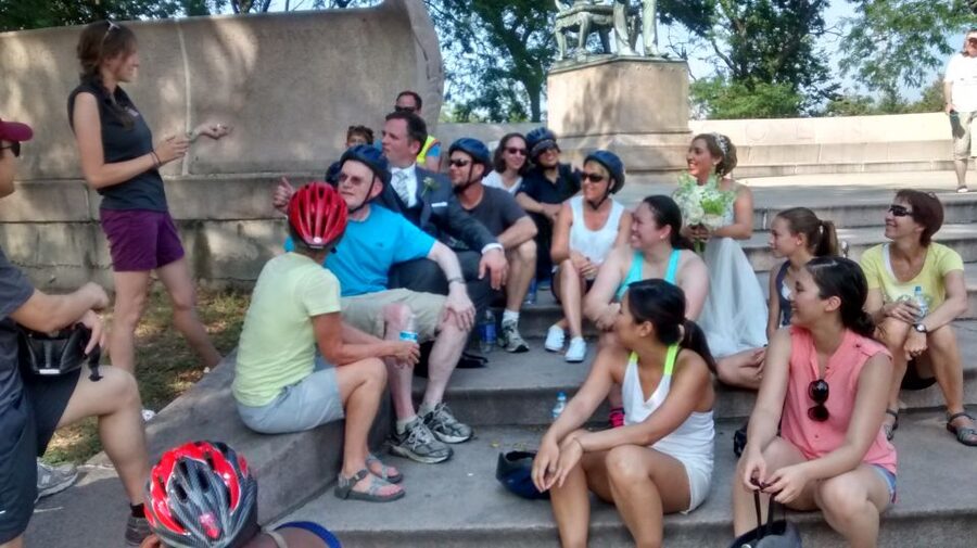 Chicago: Westside Food Tasting Bike Tour with Guide - What the food and drink package includes