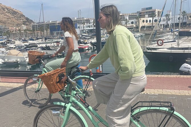 City Bike Tour in Alicante - The guides and the value of local help