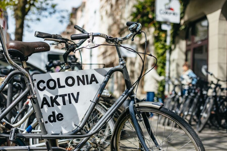 Cologne: Ehrenfeld Street Art Bike Tour - The café break keeps the outing human