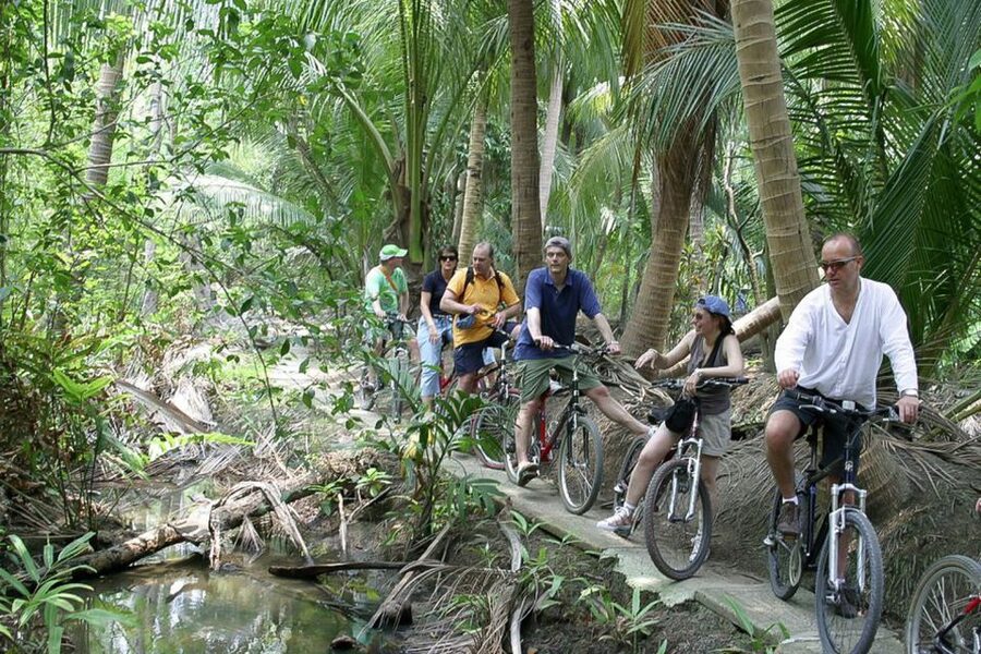 Colors Of Bangkok: 4-Hour Small Group Bike Tour - Ganesh, Buddhist practice, and local beliefs