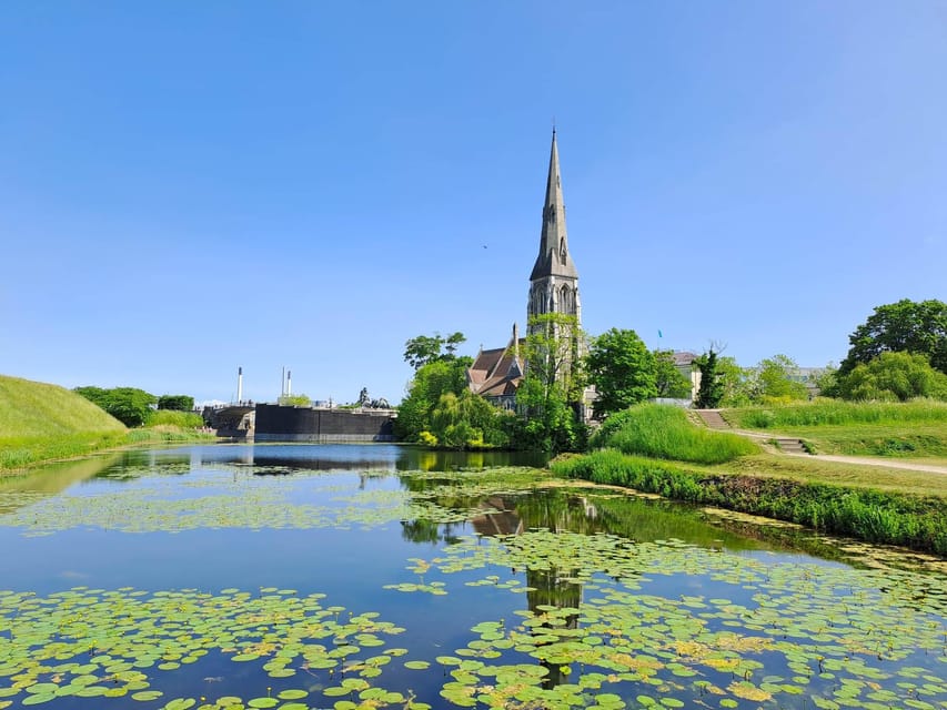 Copenhagen: 2,5-Hour 'Must See' Bike Tour with a Local Guide - Copenhagen City Hall gives you a modern starting point