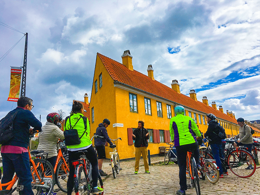 Copenhagen: 3-Hour City Highlights Bike Tour with Guide - Nyhavn and the return to the shop