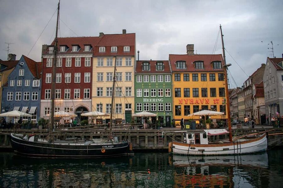 Copenhagen & Christiania : Guided Bike Tour in French - Marble Church, Amalienborg, and the royal quarter