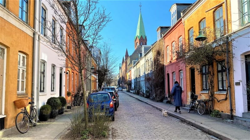 Copenhagen & Christiania : Guided Bike Tour in French - Gefion Fountain and the Little Mermaid finish