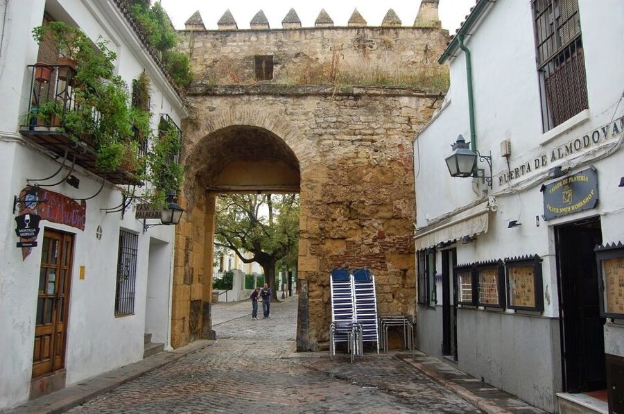 Cordoba: Bike Tour (E-Bike Available) - Moorish Córdoba and the city’s older walls