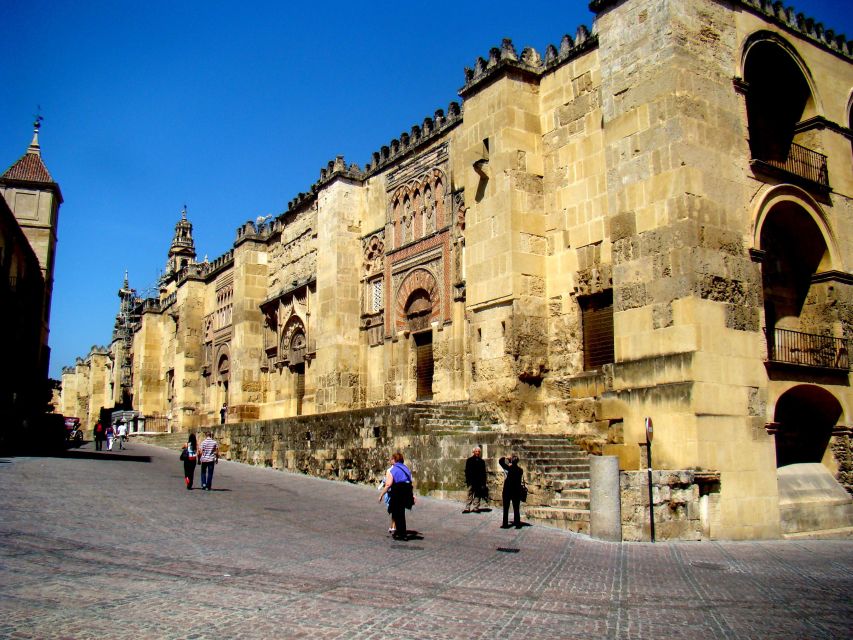 Cordoba: Bike Tour (E-Bike Available) - Choosing an electric bike