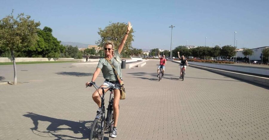 Córdoba Daily Highlights Bike Tour - Starting near Calle Moriscos