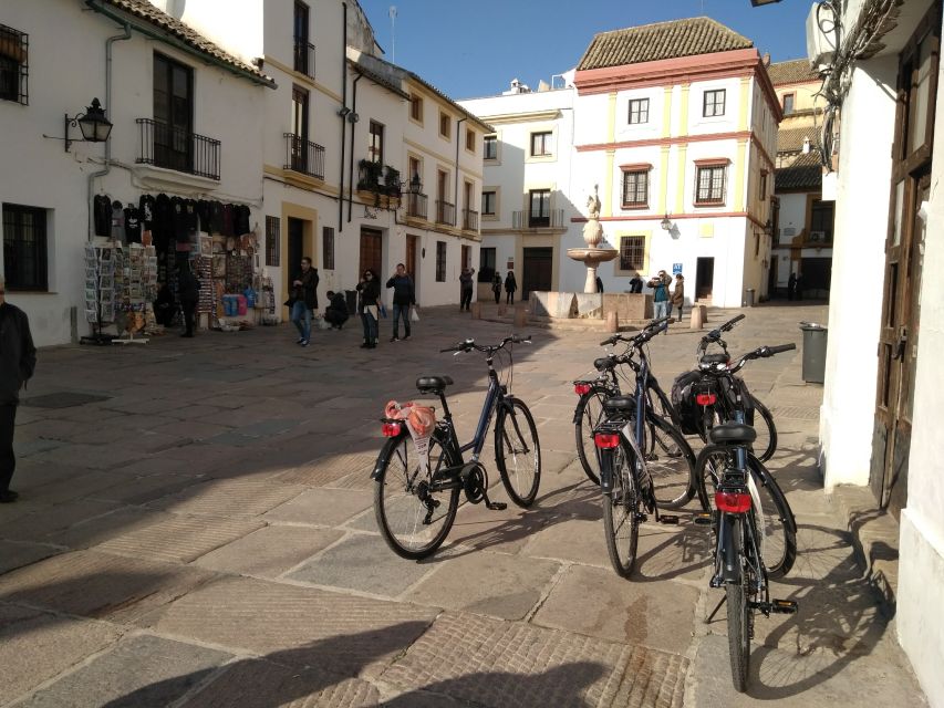 Córdoba Daily Highlights Bike Tour - Seeing the Mezquita from the outside