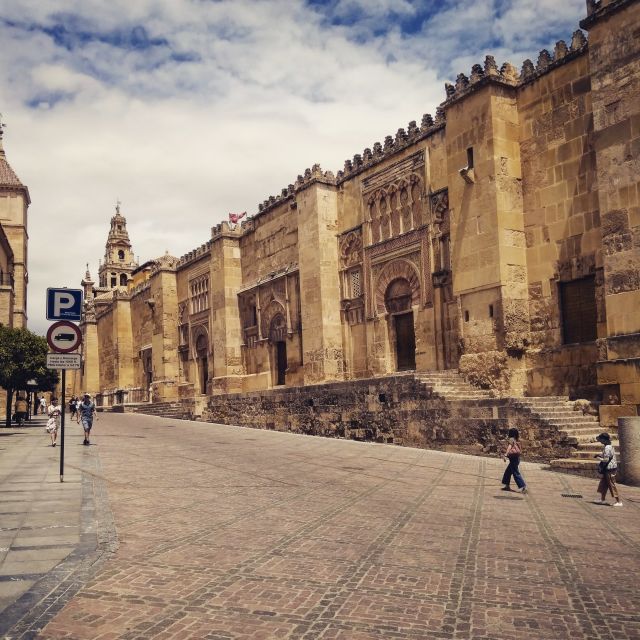 Córdoba Daily Highlights Bike Tour - Corredera Square and Córdoba’s everyday side