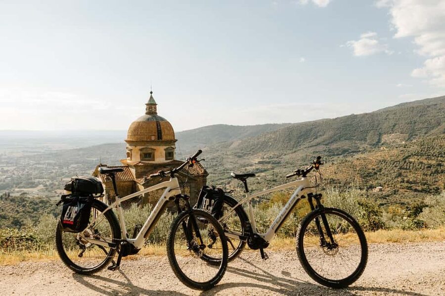 Cortona: Guided E-Bike Tour of Tuscany's Hidden Gem - Cortona’s historic lanes and first uphill ride