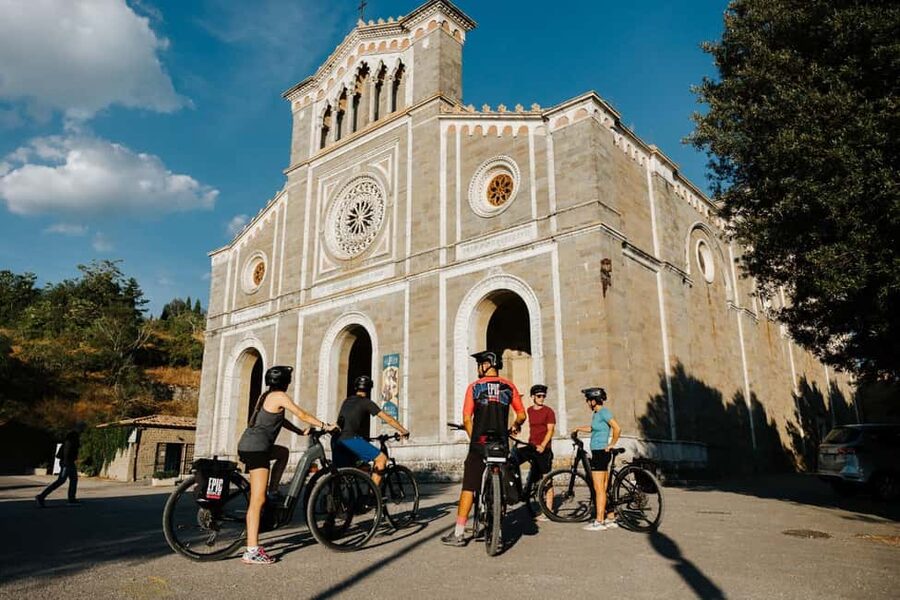 Cortona: Guided E-Bike Tour of Tuscany's Hidden Gem - Le Celle, a peaceful stop outside town