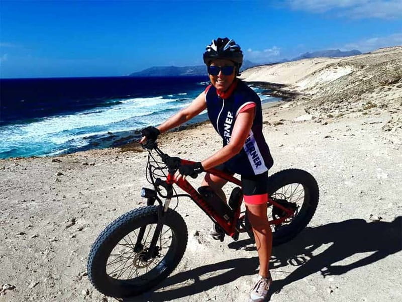 Costa Calma: E-bike Tour/E-scooter - The guide can shape the experience