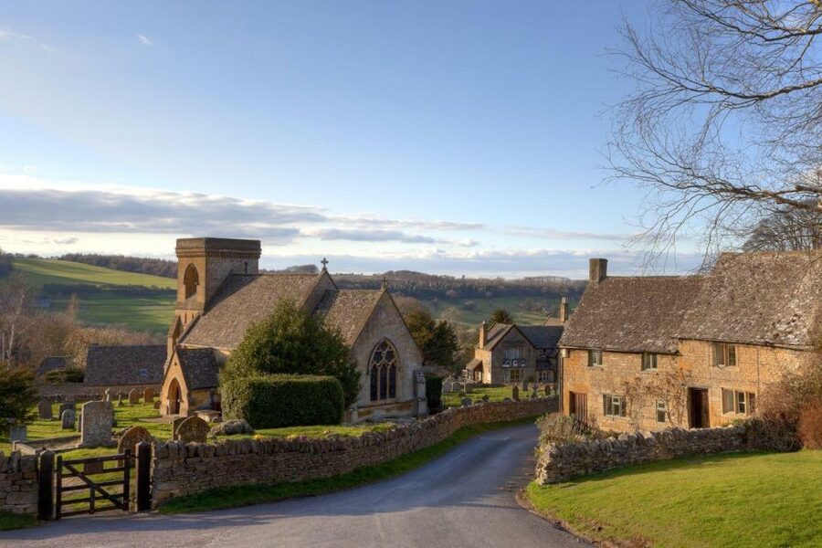 Cotswolds: Full-Day Electric Bike Tour - Small groups make the guide more useful