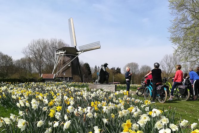Countryside Bike Tour from Amsterdam: Cheese, Clogs & a Windmill - Broek in Waterland and the village lanes