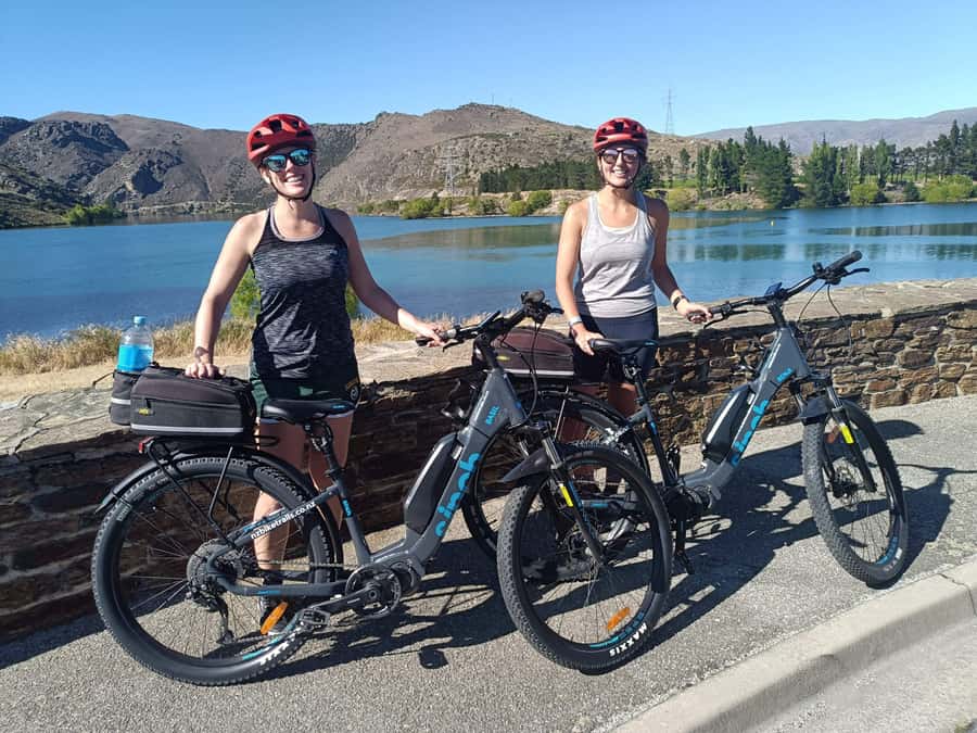Cromwell: Lake Dunstan Trail Bike Rental and Luxury Shuttle - Why the Lake Dunstan Trail feels different