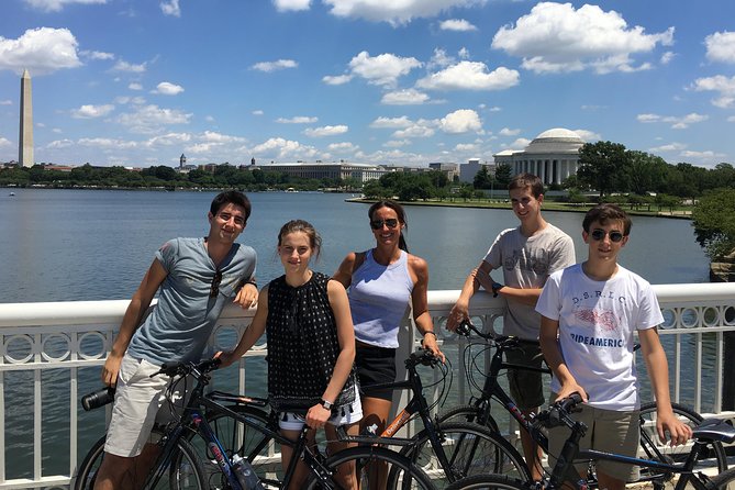 Customized Private Bike Tour of DC - The National Mall and Smithsonian Institution Building