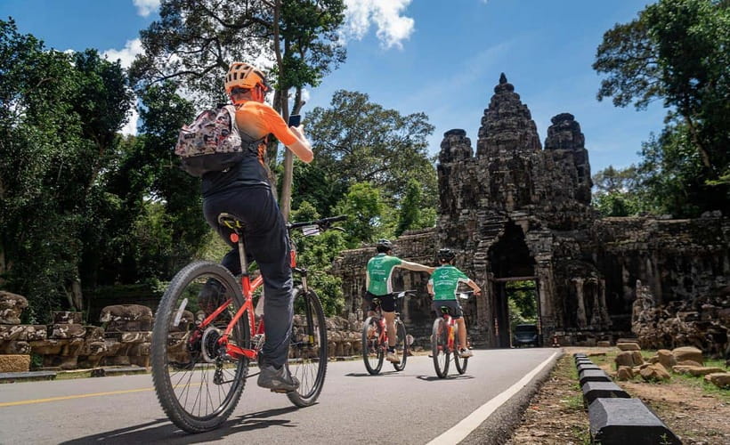 Cycle Angkor Backroad Bike Tour / E-Bike or Tuk Tuk - Lunch beside a tropical garden