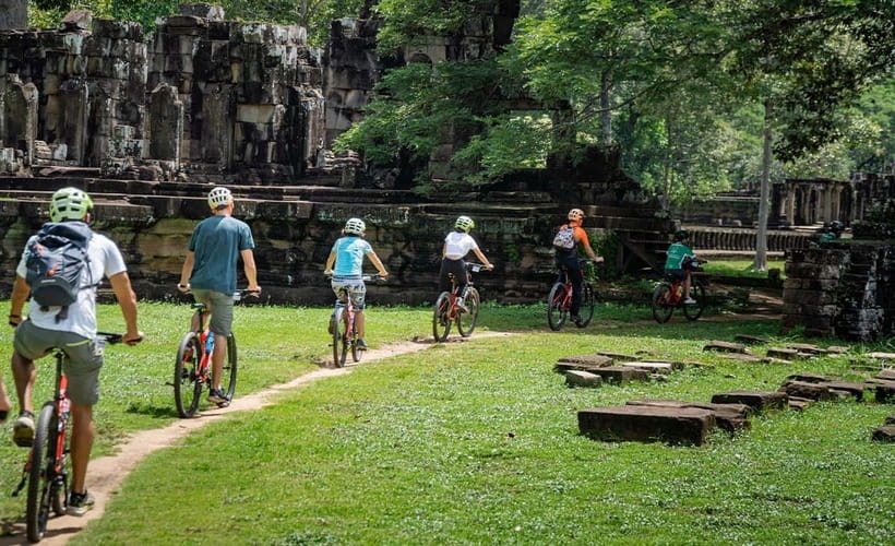 Cycle Angkor Backroad Bike Tour / E-Bike or Tuk Tuk - What the guides add to the day