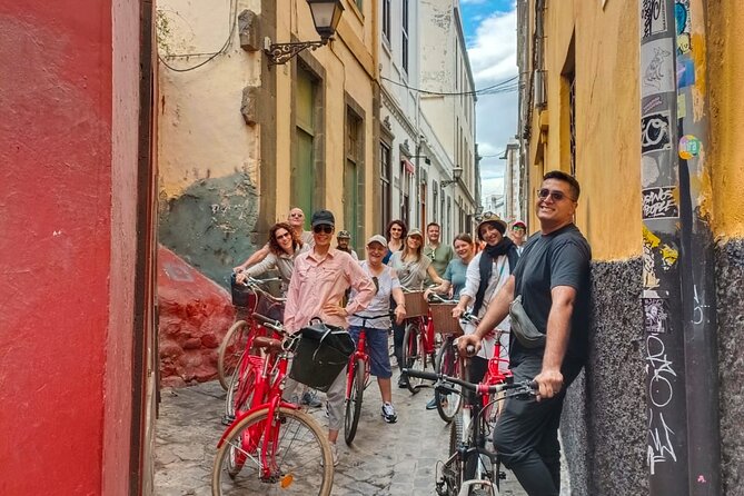 Discover Las Palmas City by Bike in 4 hours - Vegueta Market and island flavors