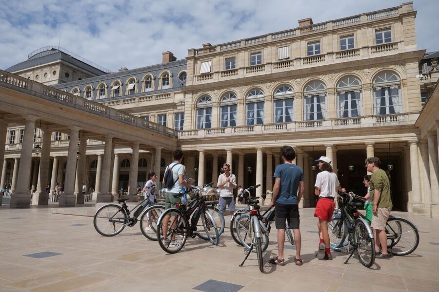 Discover Paris by bike - Place de la Concorde and the long view across Paris