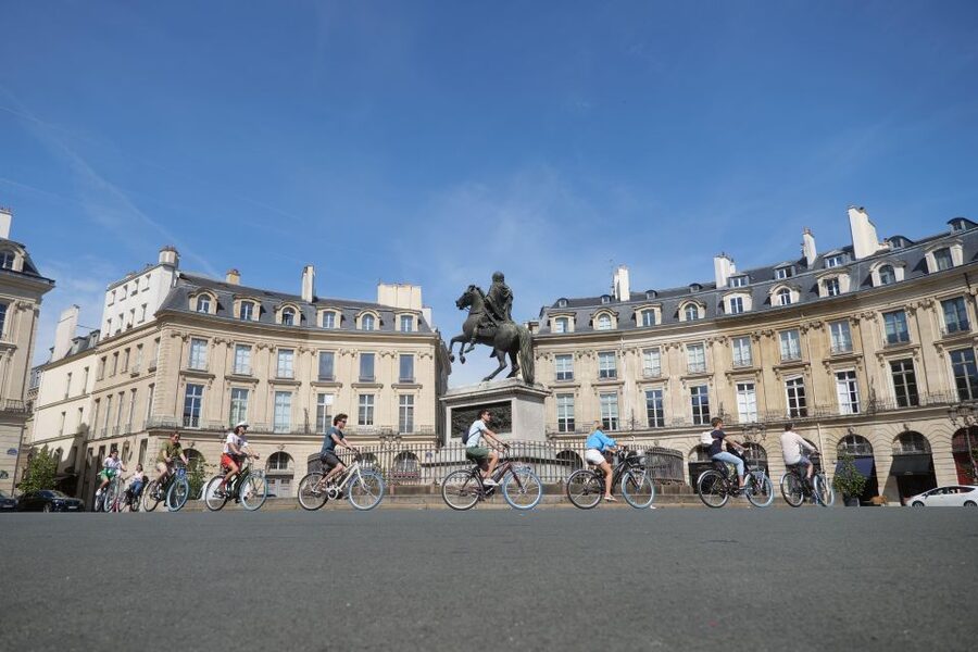 Discover Paris by bike - Who will enjoy this ride most