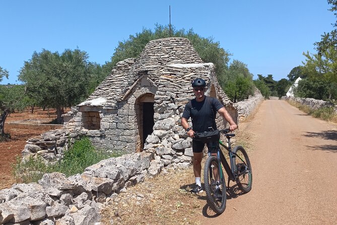 Discovery Villages Puglia With Ebike - Alberobello’s 30-minute pause
