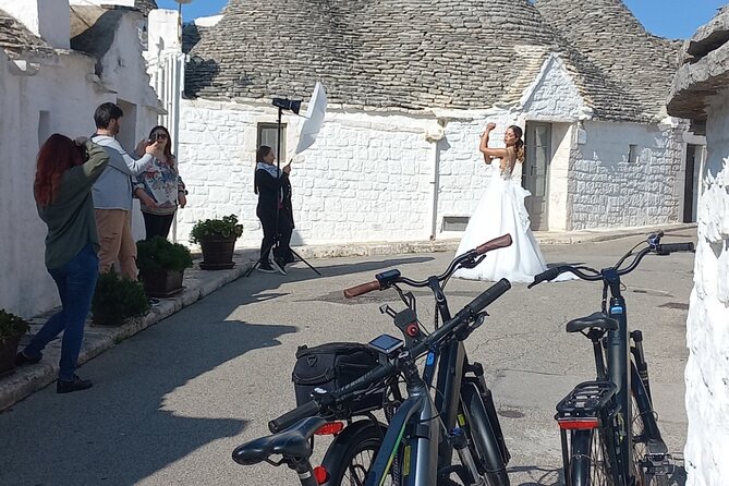 Discovery Villages Puglia With Ebike - Locorotondo and the first big views