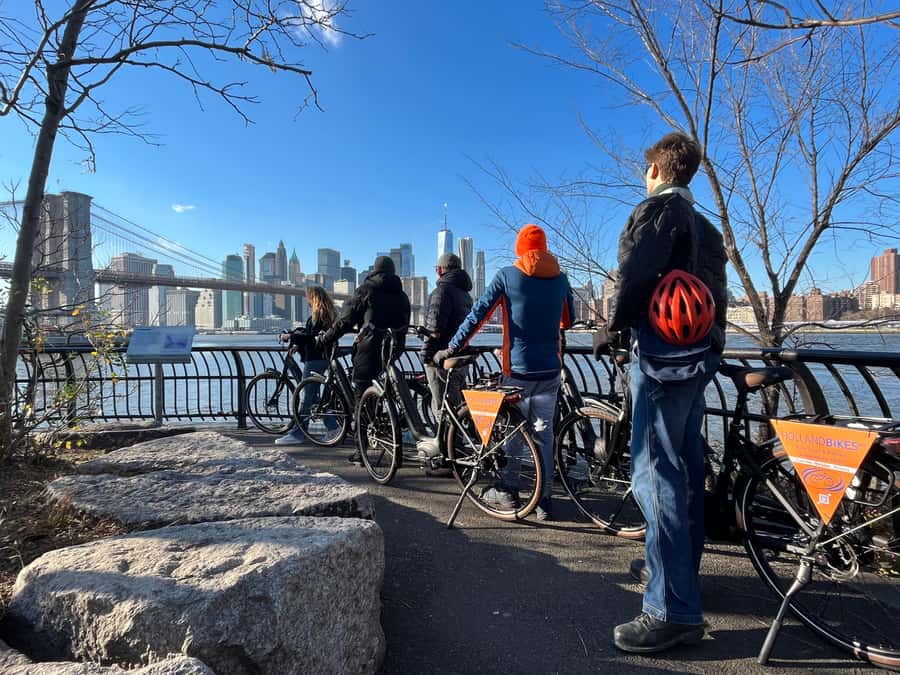 Downtown Bike Tour with Stylish Dutch Bikes or E-bikes! - Brooklyn Heights and the return across Manhattan Bridge