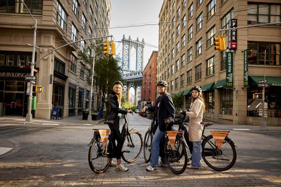 Downtown Bike Tour with Stylish Dutch Bikes or E-bikes! - DUMBO and the Brooklyn waterfront finish