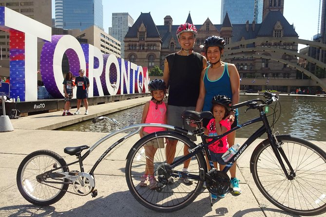 Downtown Toronto Bike Tour - Chinatown and Kensington Market: Toronto at street level