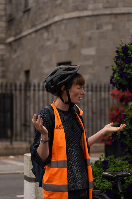 Dublin: Bike & E-Bike Tour with a Local Guide - Guinness Storehouse from the saddle