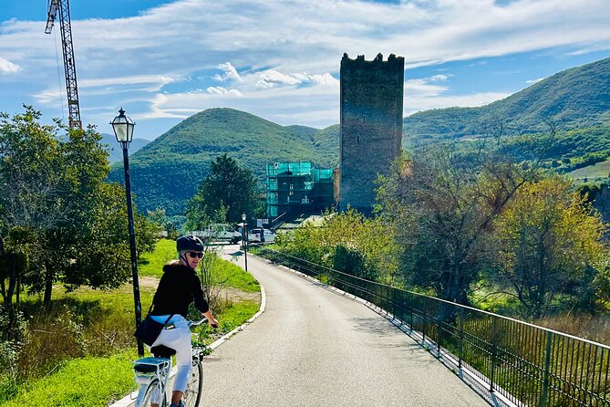 E-bike between towers and medieval villages at the foot of Sirente Abruzzo - Acciano’s old center and the Aterno Valley