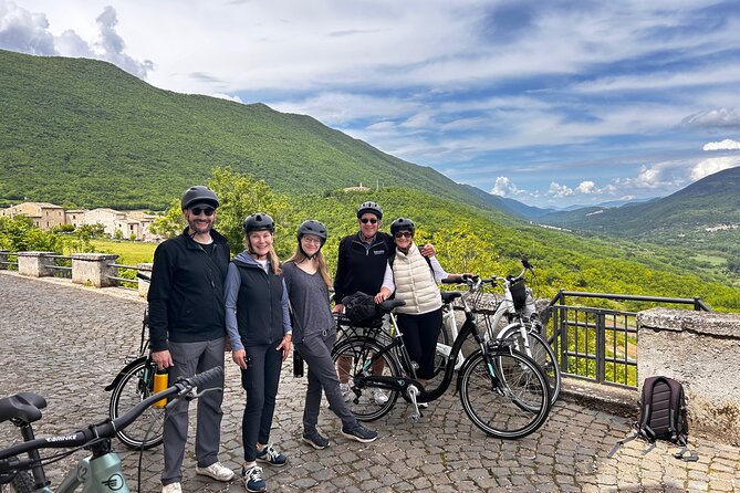 E-bike between towers and medieval villages at the foot of Sirente Abruzzo - Roccapreturo and its medieval tower